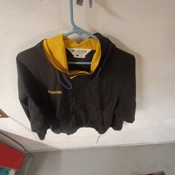 Columbia Men's Black Performance Jacket with Yellow Highlights - Picture 4 of 5